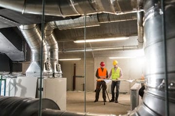 240_F_143280593_yyEqCEhzKymt7o6nnzFIotBPtPDLLH2A HVAC Workers